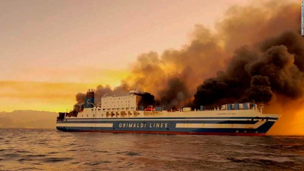 Пожар грчког трајекта: 12 путника се и даље води као нестало након што је пожар захватио Еурофери Олимпија