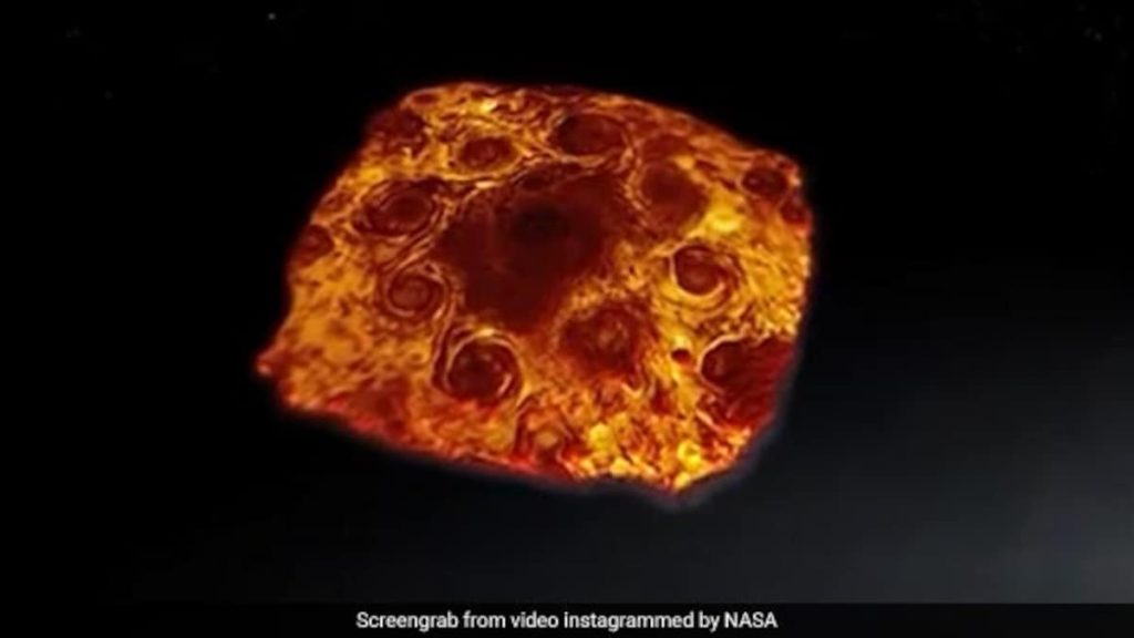 Вирус: НАСА дели снимак олује „Пеперони“ на Јупитеру (погледајте)