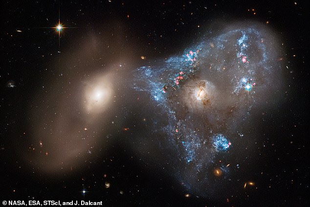 НАСА-ин свемирски телескоп Хабл снимио је задивљујућу слику 