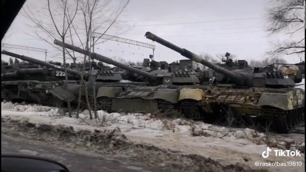 На снимцима се види како руске јединице и ракете напредују ка украјинској граници