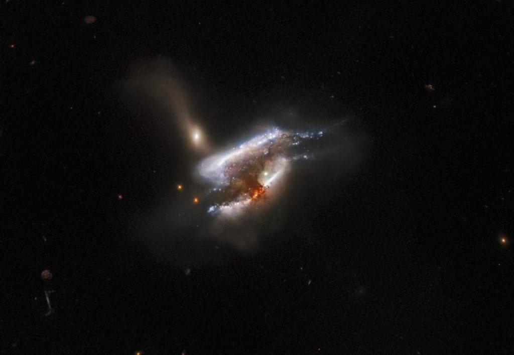 Три галаксије раздвајају једна другу на овој запањујућој новој слици телескопа Хабл