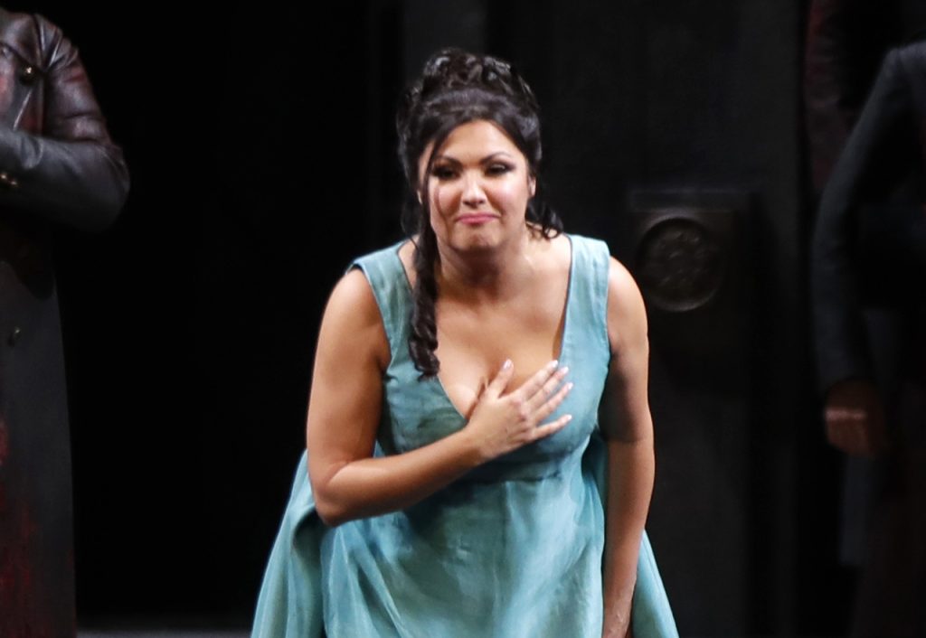 Руски сопран Ана Нетребко дипломирала је на Мет опери