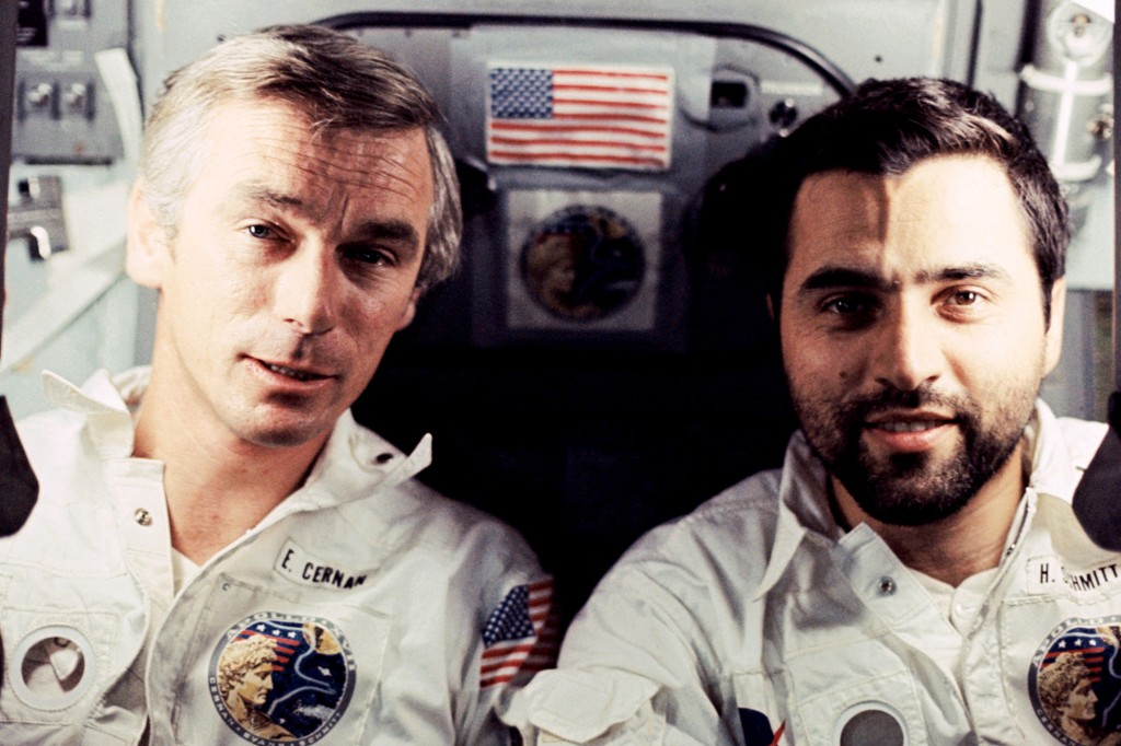 Астронаут Еугене А.  Цернан (лево) и Харисон Х.  Џек Шмит је био део чувене мисије Аполо 17 1972. године.
