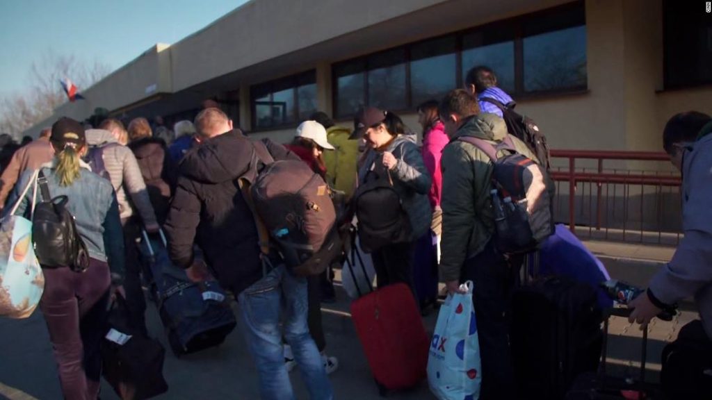 Украјинке које су побегле из своје земље сада се враћају да помогну у ратним напорима