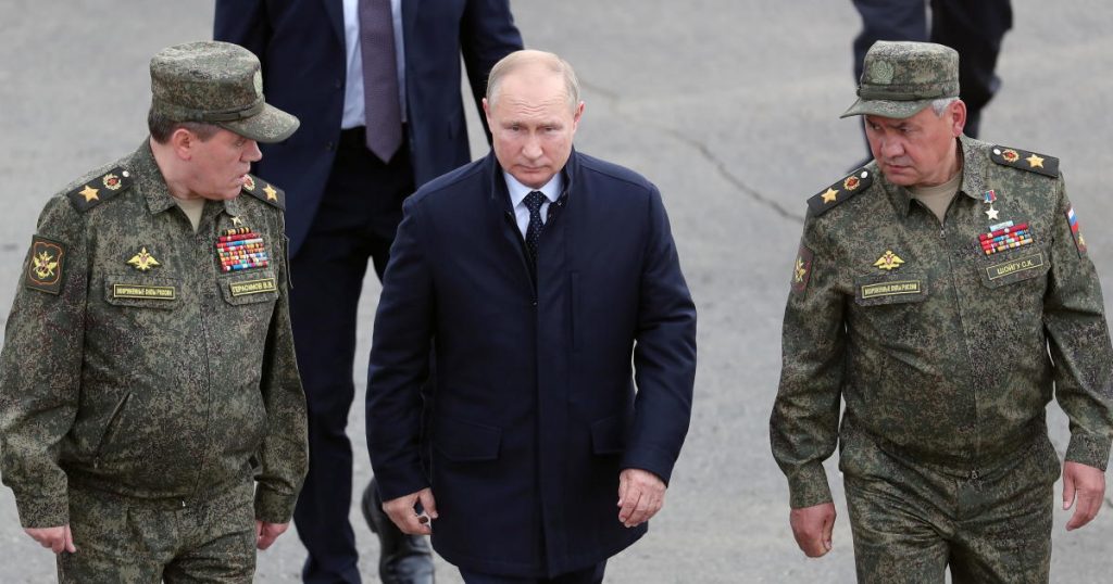 Амерички званичник каже да се Путин осећа заведен од стране руске војске