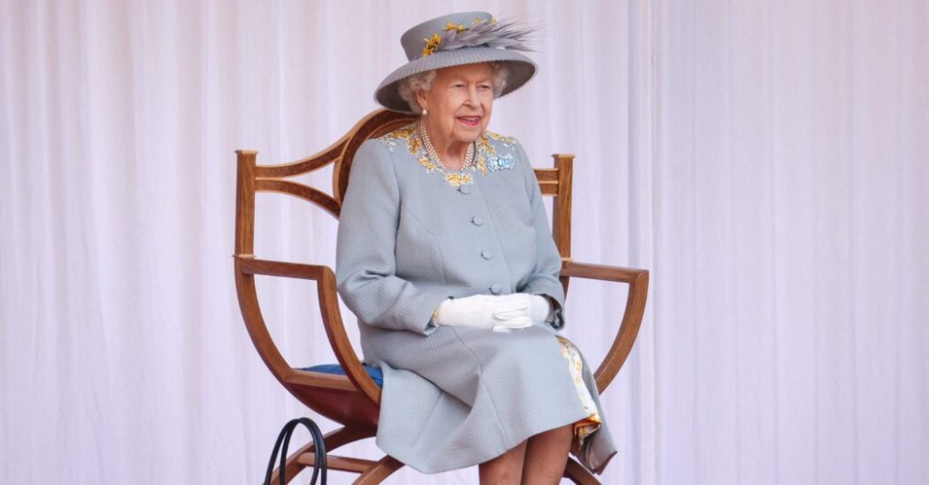 Краљица Елизабета наставља са радом након страха од корона вируса
