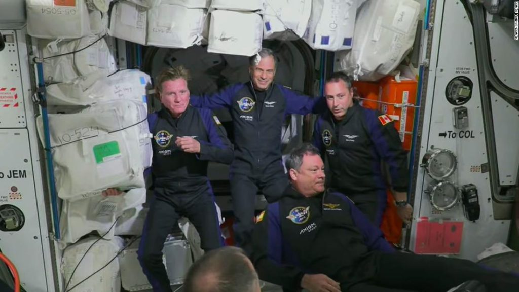 Цела специјална мисија астронаута СпацеКс-а је на путу кући после недељу дана кашњења