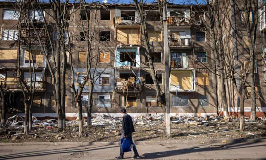 Једна стамбена зграда у Славјанску уништена је 5. маја