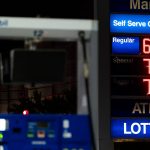 ЈПМорган каже да ће цене гаса премашити 6 долара широм земље до августа