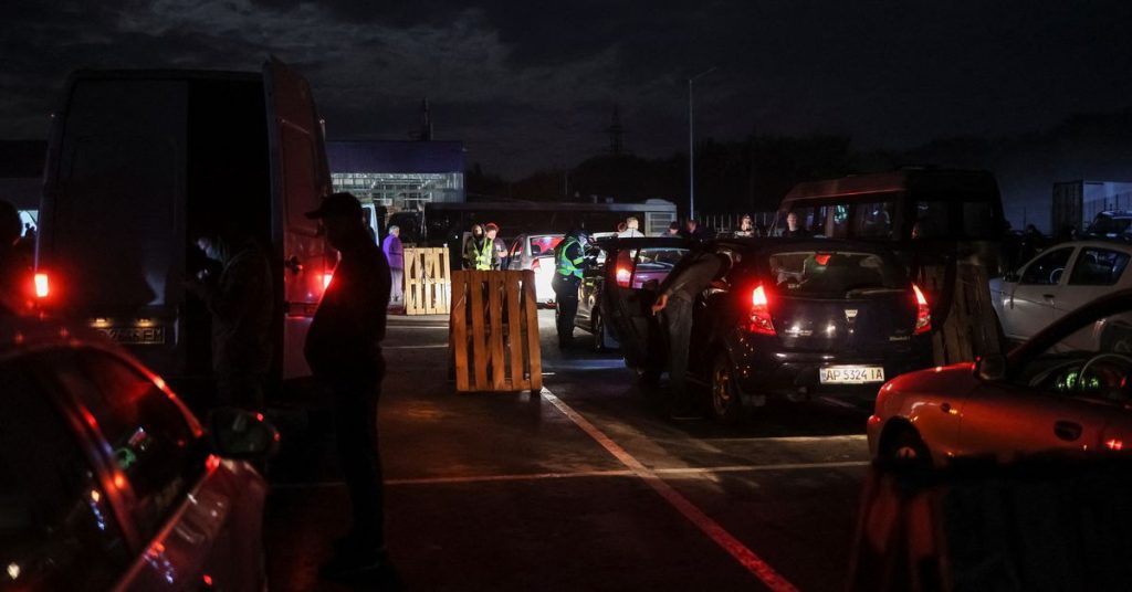 Велики конвој из Мариупоља стигао на сигурно, избеглице говоре о 'разорном' бекству