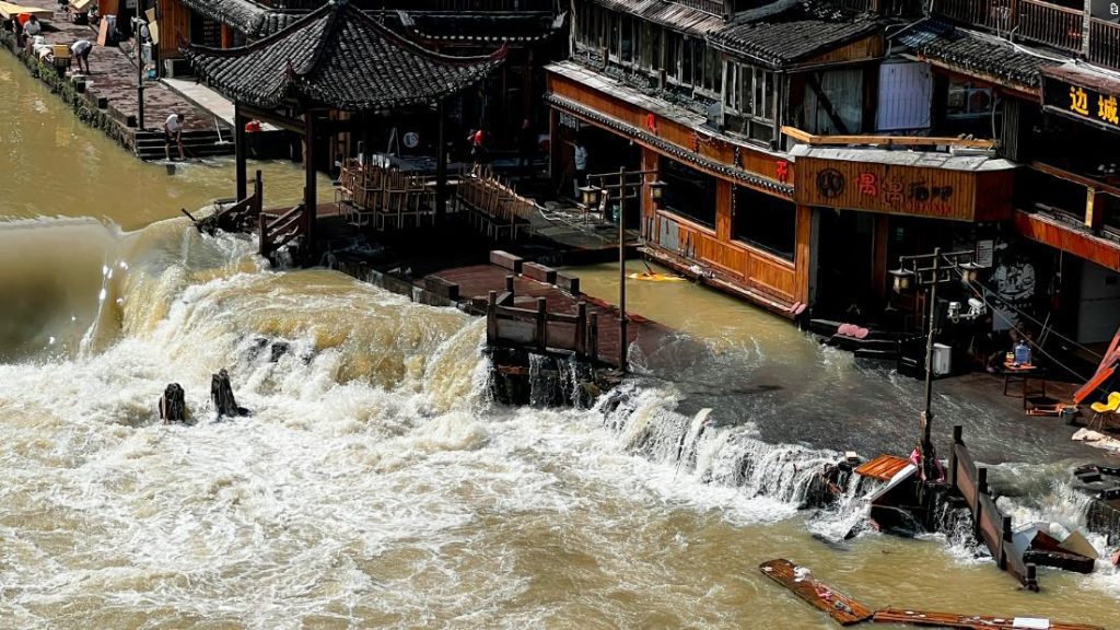 Обилне кише убиле десетине људи у јужној Кини јер климатске промене појачавају сезоне поплава