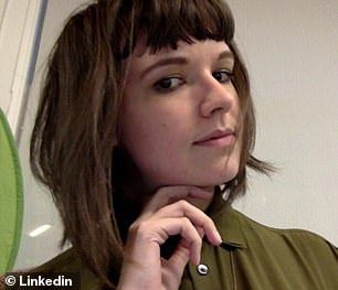 Кели Елис је четири године радила као софтверски инжењер у Гугловој канцеларији у Моунтаин Виеву, почевши од 2010.