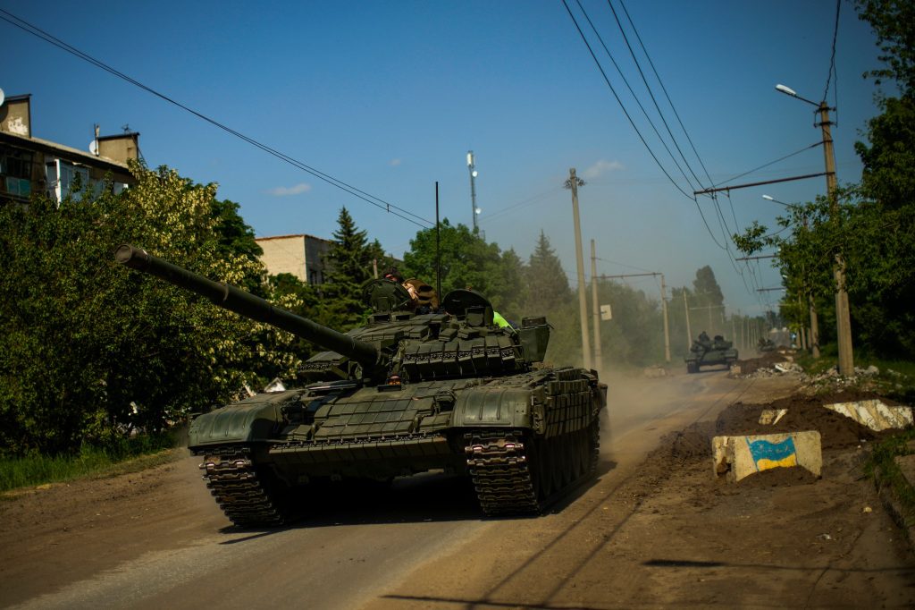Украјински тенкови крећу се у Доњецкој области на истоку Украјине.