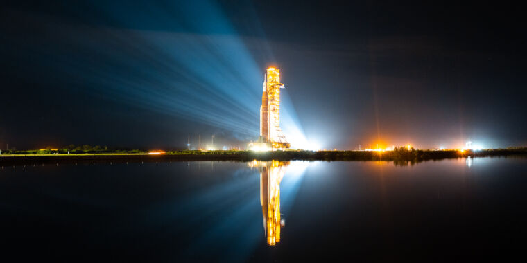 НАСА одбројава у року од 29 секунди од лансирања велике СЛС ракете