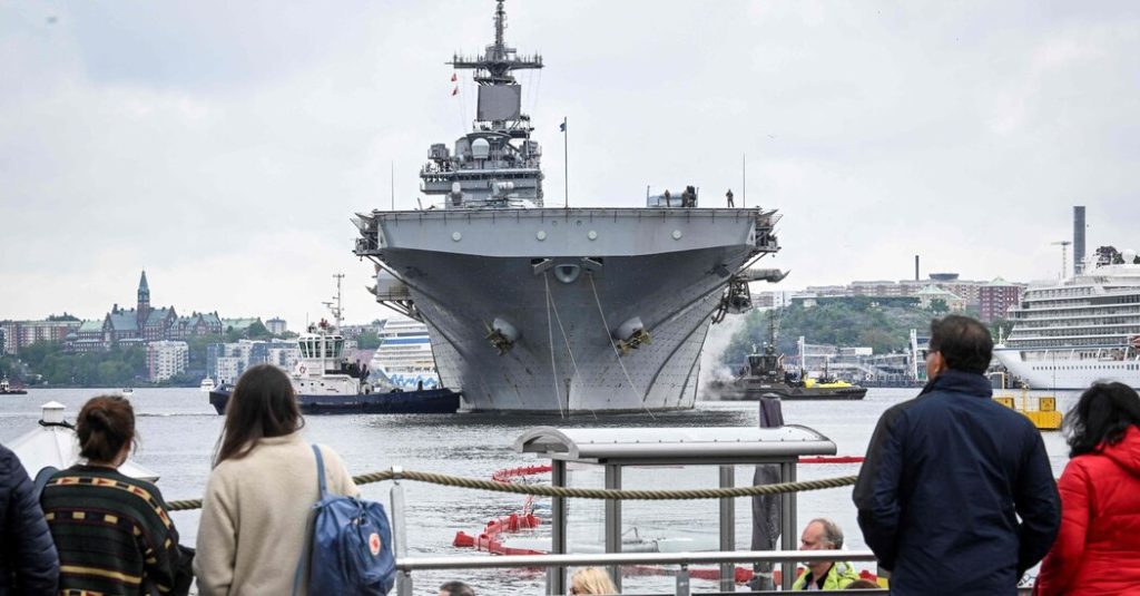 Амерички ратни брод стиже у Стокхолм да изведе војне вежбе и упозори