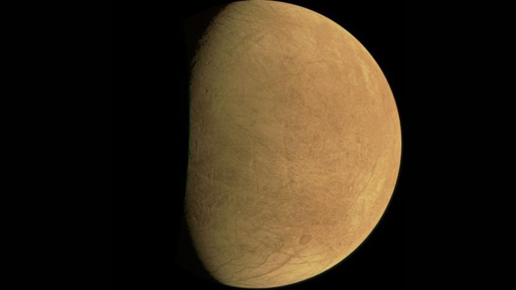 Ха!  Најближи поглед на Јупитеров месец у океану Европа пре 22 године