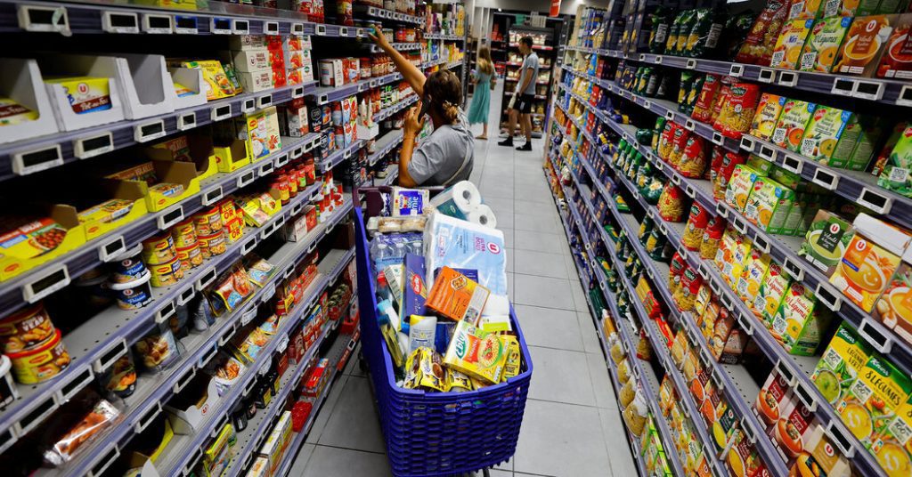 Инфлација у Европи достиже рекордних 10,7% јер се званичници суочавају са тешким изборима