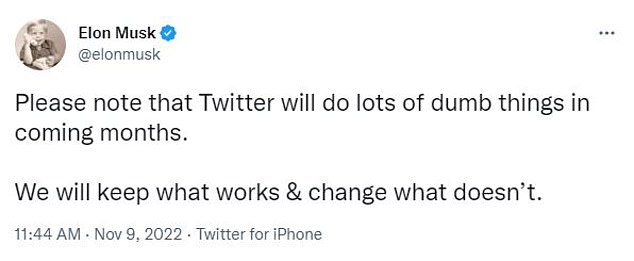 Муск је покушао да увери велике компаније најављујући у среду на Твитеру да његово хаотично преузимање платформе друштвених медија неће наштетити њиховим брендовима, признајући да неки 