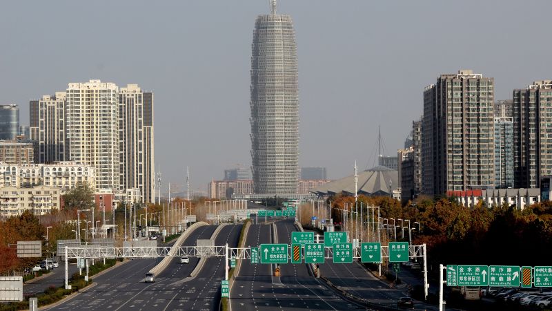 Кинески Џенгџоу, дом највеће светске фабрике иПхоне-а, окончава блокаду Цовид-а