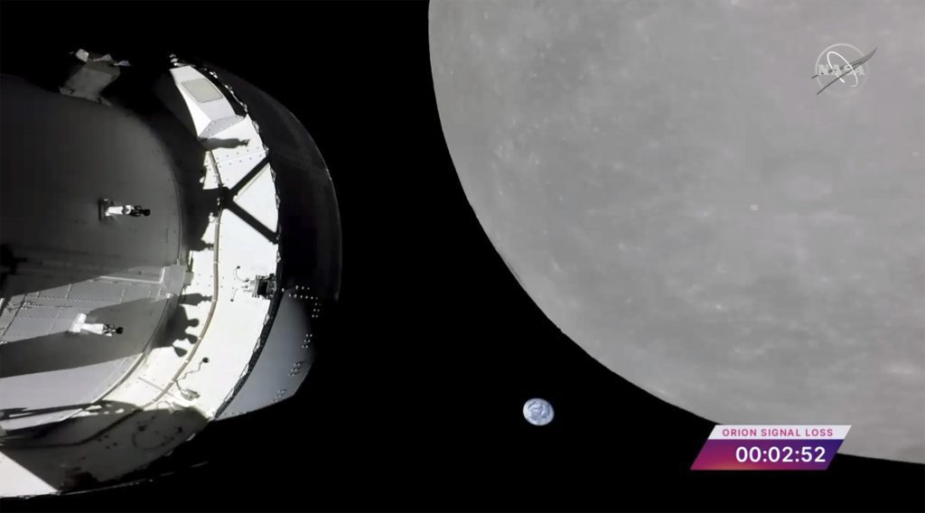 НАСА капсула лети изнад Месеца, последњи велики корак пре лунарне орбите