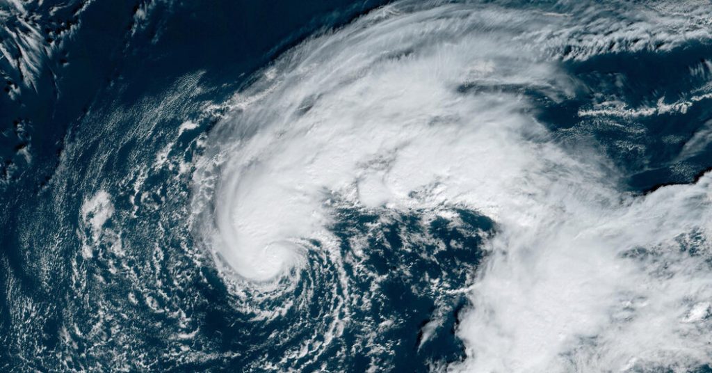 Тропска олуја Мартин претвара се у ураган у среду