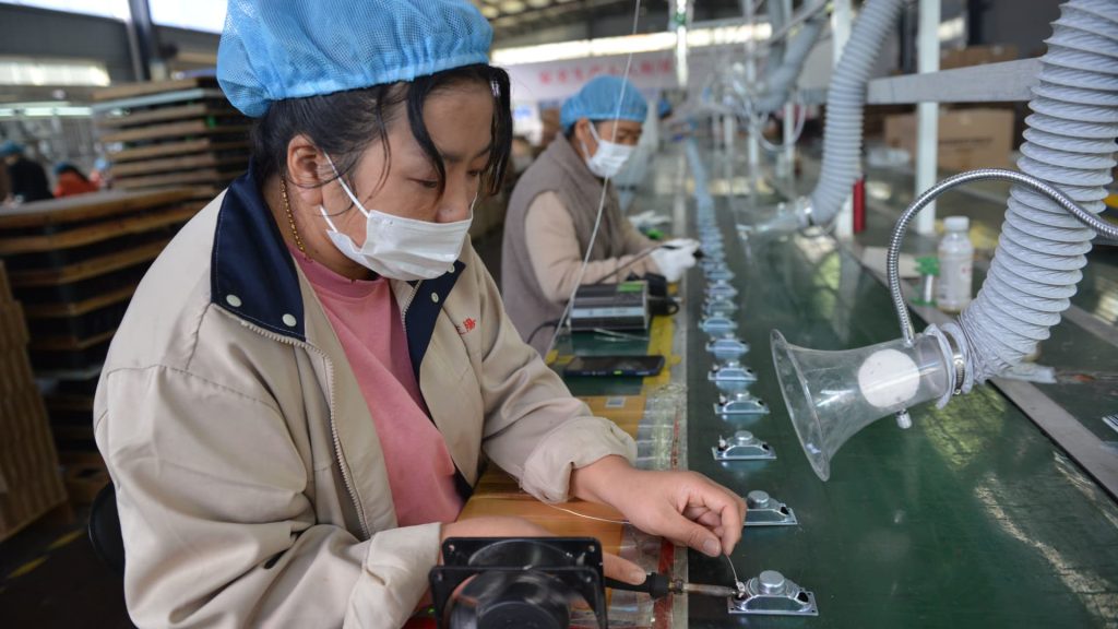 фабричка активност у Кини на најнижем нивоу од априла;  Азијска тржишта су знатно већа